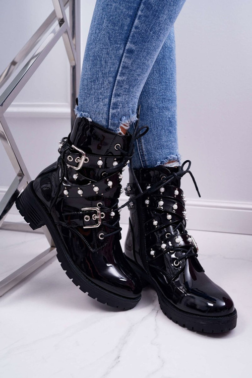 Жіночі плоскі лаковані чоботи з перлами. Чорний домінант