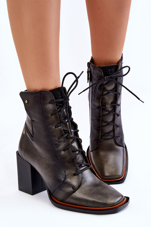 Класичні шкіряні черевики на шнурівці Maciejka 05667-09 Зелений