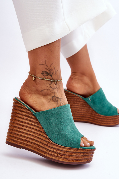 Легкі шльопанці на масивній платформі, зелені, хороша атмосфера