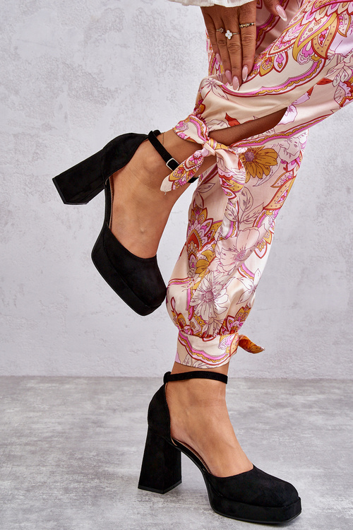 Чорні замшеві туфлі на платформі на масивних підборах