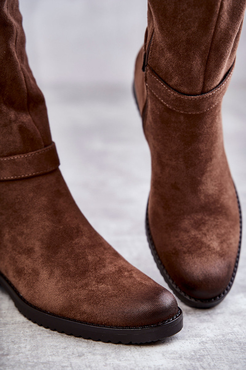 Жіночі замшеві чоботи на плоскій підошві коричневого кольору Henrike