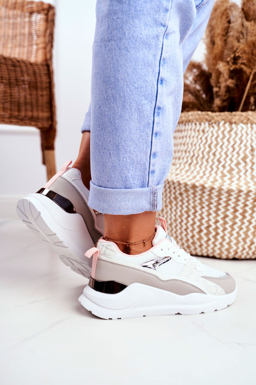 Жіноче спортивне взуття Кросівки білі Martina