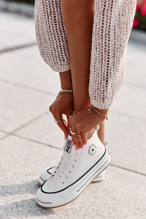 Теплі жіночі кросівки на платформі з еко шкіри Big Star OO274061 Білі