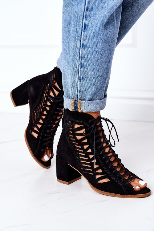 Чоботи замшеві ажурні Maciejka 04040-01 Чорні