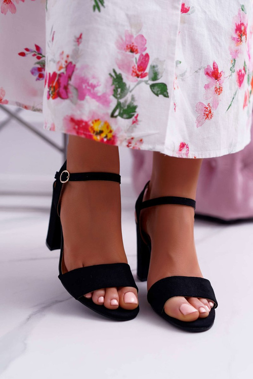 Жіночі замшеві босоніжки Baloo чорного кольору