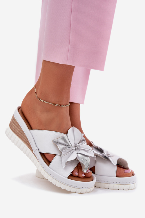 Шкіряні Жіночі Сандалі На Платформі З Декоративною Квіткою Artiker Біло-Сріблясті 54C0538
