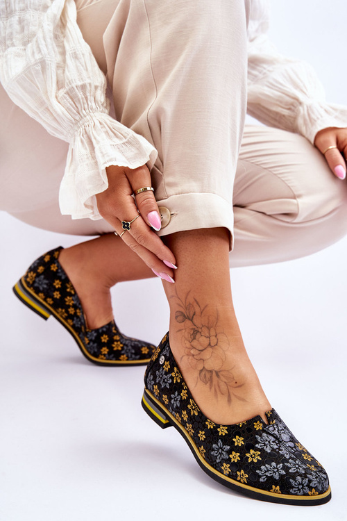 Шкіряне взуття Maciejka Yellow Flowers 05035-38 Чорний