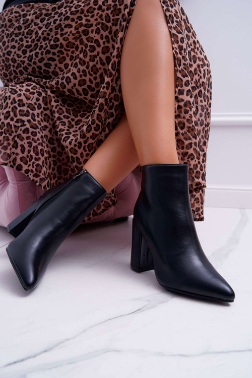 Чоботи жіночі на шпильці чорні Бангаро