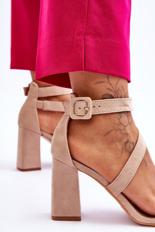 Жіночі замшеві босоніжки на підборах Beige Lanes