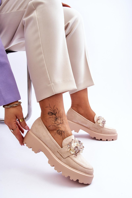 Жіночі лофери на платформі з прикрасами бежеві Brenda