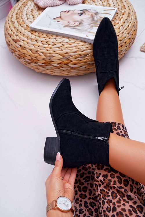 Жіночі чоботи на плоскій підошві чорні Umberco