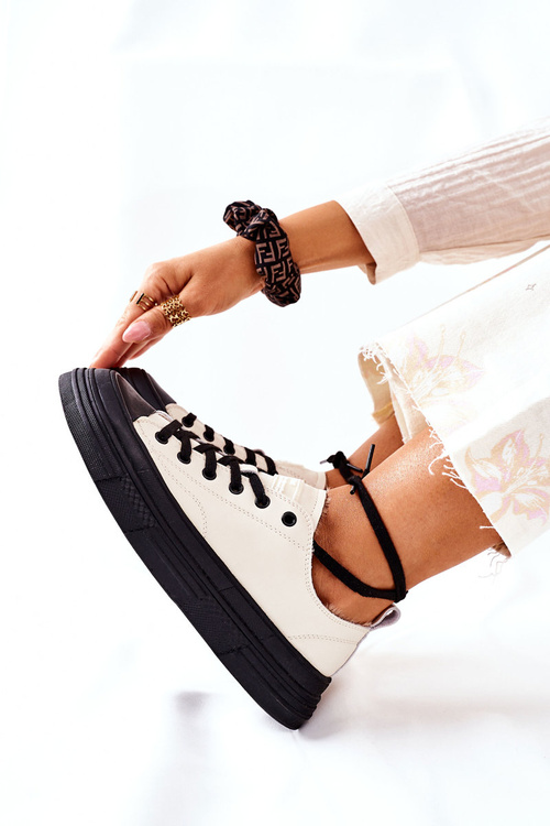 Жіночі утеплені кросівки GOE II2N4036 Білі