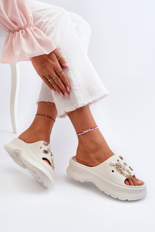 Жіночі поролонові шльопанці з білими прикрасами Afariana