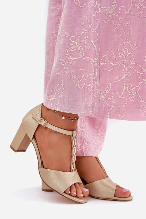 Жіночі Сандалі На Каблуку З Декоративним Ремінцем Еко Шкіра Золото Triavera