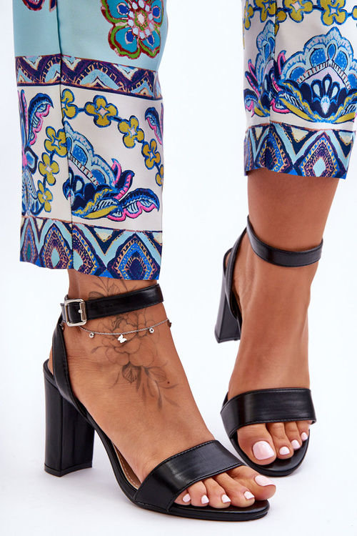 Жіночі класичні босоніжки на підборах Чорні батони