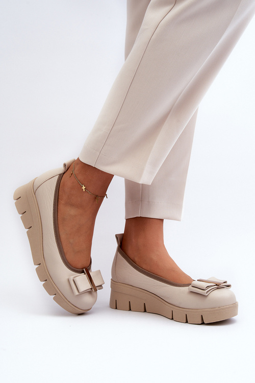 Шкіряні балетки на платформі з кремовим декором Lewski 3384