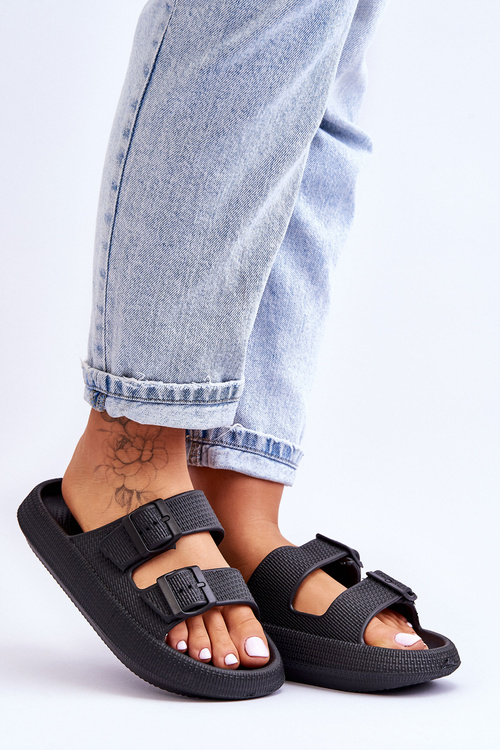 Жіночі поролонові босоніжки в смужку чорні шармен