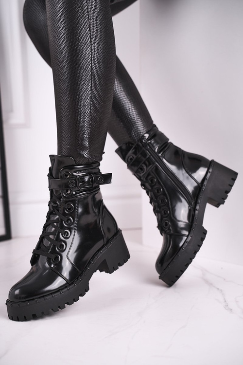 Чоботи жіночі лаковані чорні з головою вгору