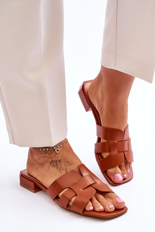 Класичні жіночі шкіряні тапочки Camel Fendy