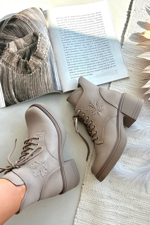 Жіночі шкіряні черевики на платформі з опалюванням Vinceza 39950 бежеві