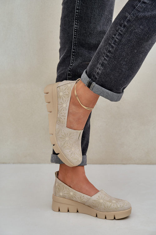 Жіноче Взуття З Перфорацією На Підборах Золоті Лісвія