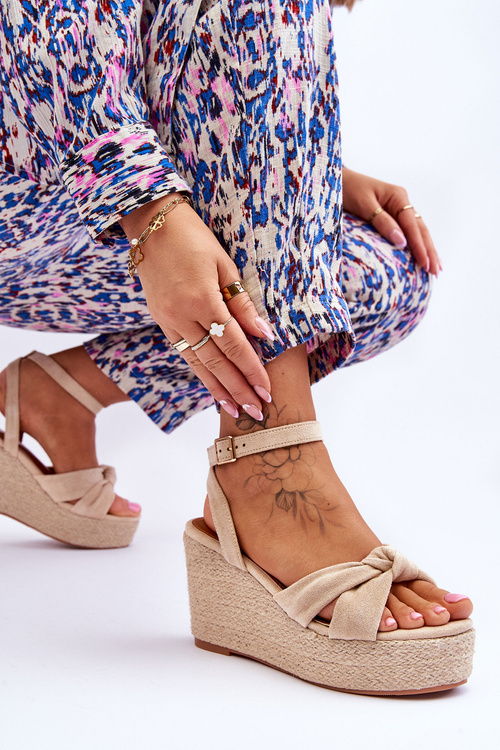 Жіночі босоніжки на танкетці бежеві Kendall