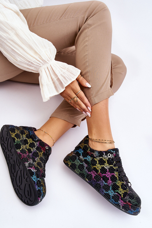 Жіноче спортивне взуття з форсунками GOE LL2N4010 чорний