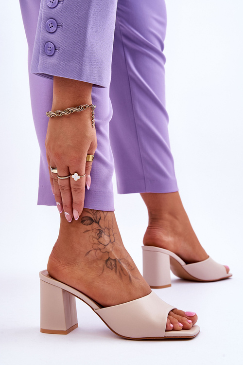 Жіночі шкіряні класичні тапочки бежеві Loara