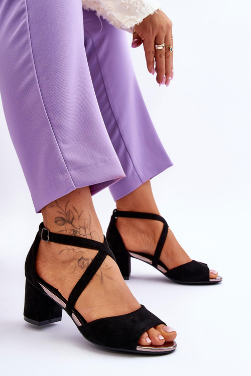 Жіночі босоніжки на низькому каблуці Чорні Quinn