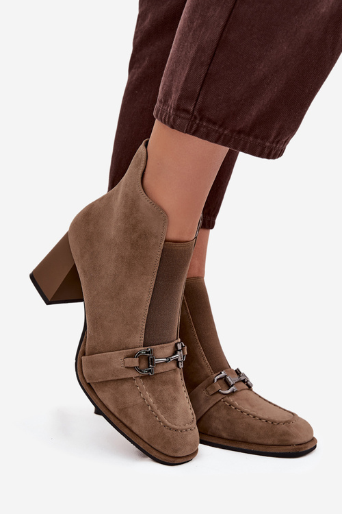 Жіночі чоботи з натуральної замші на каблуці Artiker 57C0221 бежеві