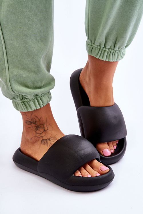 Жіночі легкі пінопластові тапочки на платформі Black Milton