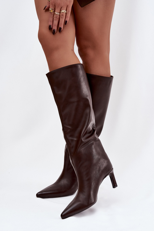 Жіночі чоботи на блискавці на високому підборі з прошивкою шоколадні Olyvia
