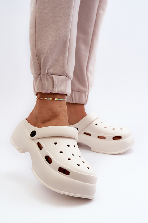 Жіночі поролонові шльопанці білі Ilariana