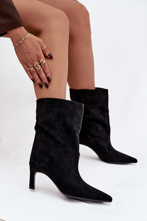 Плиткі жіночі чоботи на підборах чорні Solvienne