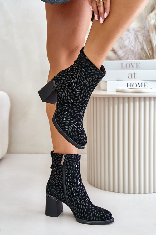 Жіночі утеплені чоботи на підборах чорні D&A MR880-085