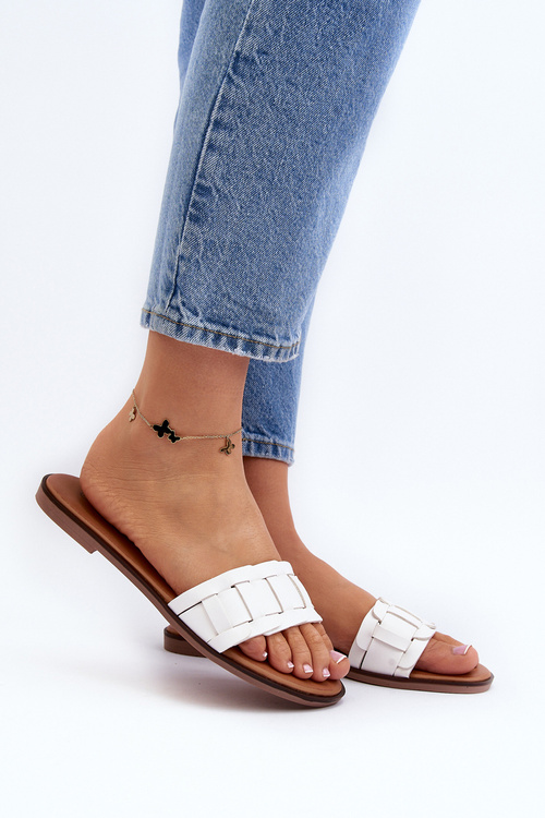 Жіночі класичні сандалі на плоскій підошві білі Namrita