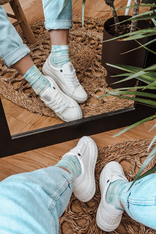 Жіночі шкіряні кросівки Big Star GG274194 Білі