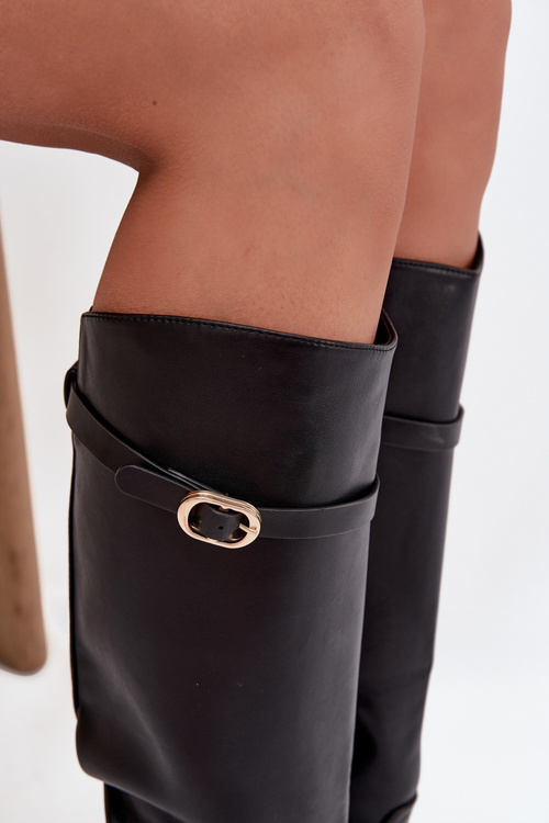 Жіночі чоботи на плоскому каблуці з ремінцем і золотою пряжкою Чорні Sylvena