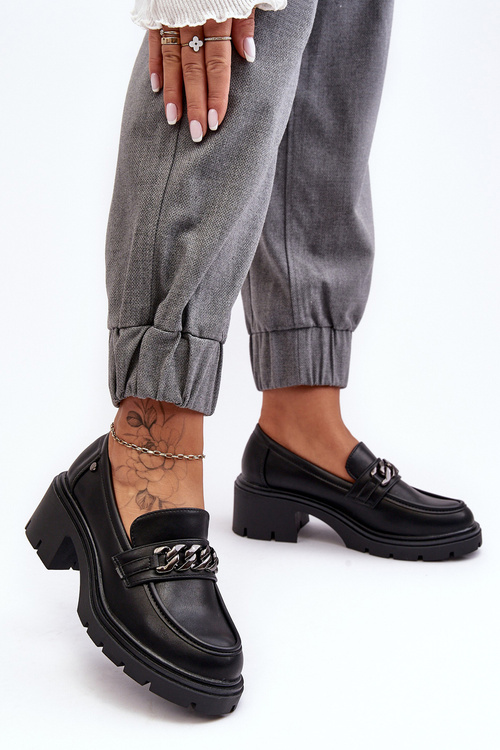 Жіночі шкіряні туфлі на низькому каблуці чорні Blimma