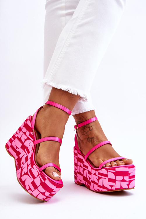 Модні босоніжки на танкетці з візерунками кольору фуксії Claria