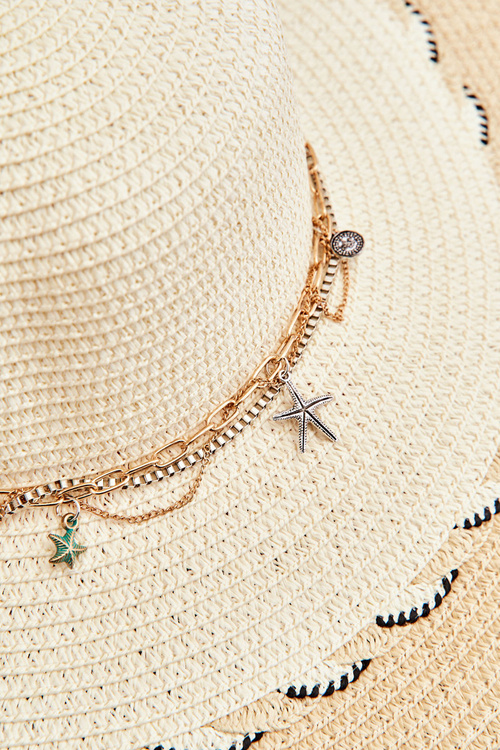 Світла Жіноча Шапочка З Орнаментами Бежева