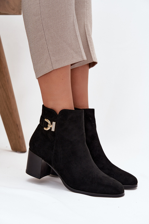 Теплі жіночі чоботи на підборах із золотим деталлю чорні Renora