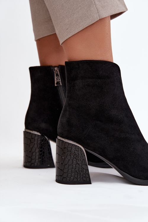 Замшеві жіночі ботінки на каблуці з тисненням із підкладкою Vinceza 66801 чорні