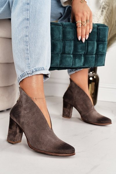 Замшеві чоботи на шпильці з вирізом Exquisite 1231 Cappuccino