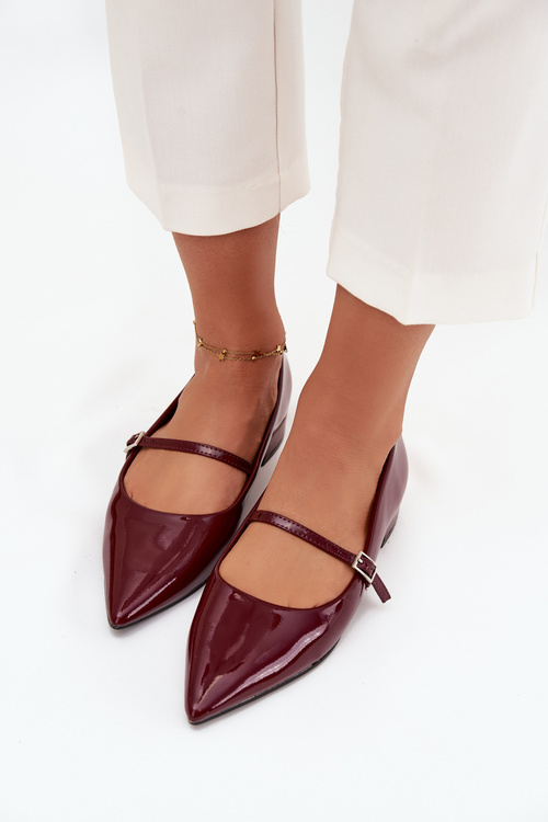 Лаковані балетки з делікатним каблуком і ремінцем Bordeaux Isvella