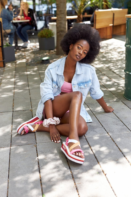 Босоніжки на танкетці з поролону Big Star HH274A083 Рожеві