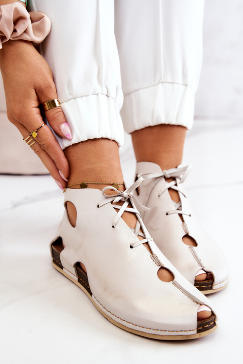 Світлі шкіряні черевики Maciejka 03426-25 світло-бежевий