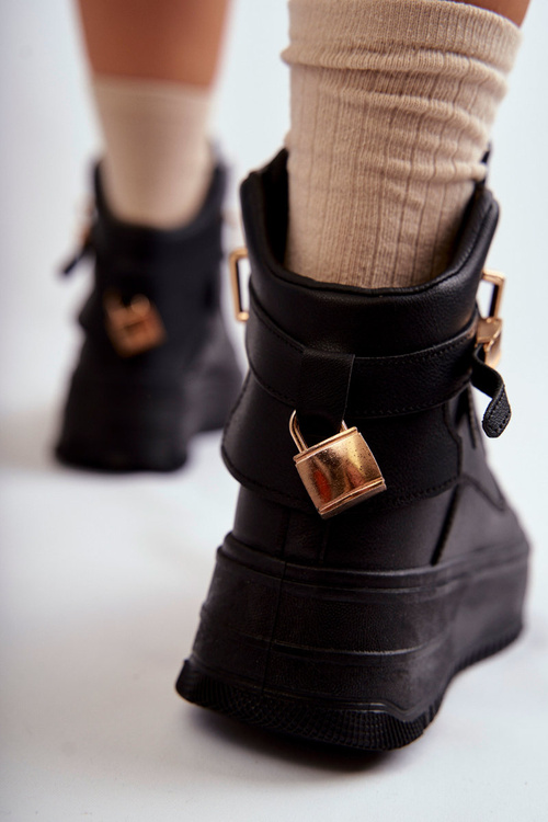 Жіноче тепле високе спортивне взуття чорного кольору Lexa