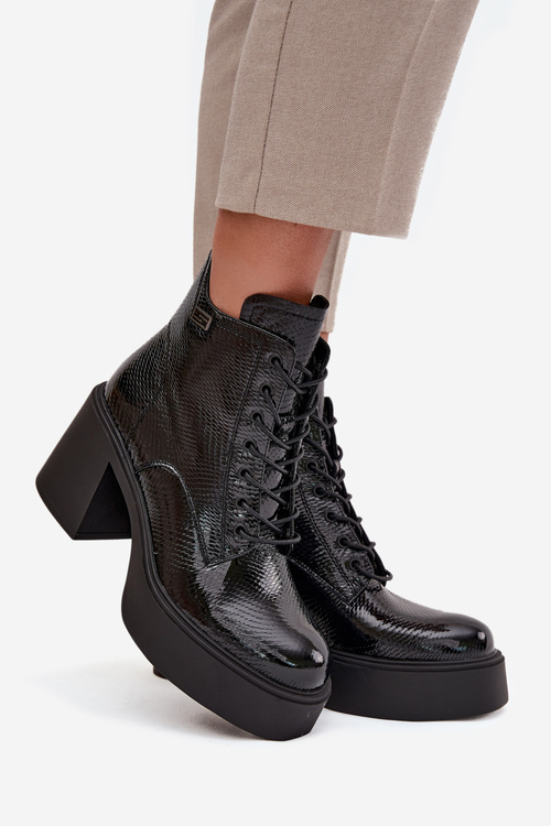 Лаковані шкіряні жіночі ботильйони на платформі та каблуці Vinceza 66817 чорні