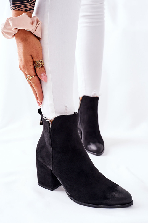 Жіночі чоботи на високому каблуці замшеві чорні каррік